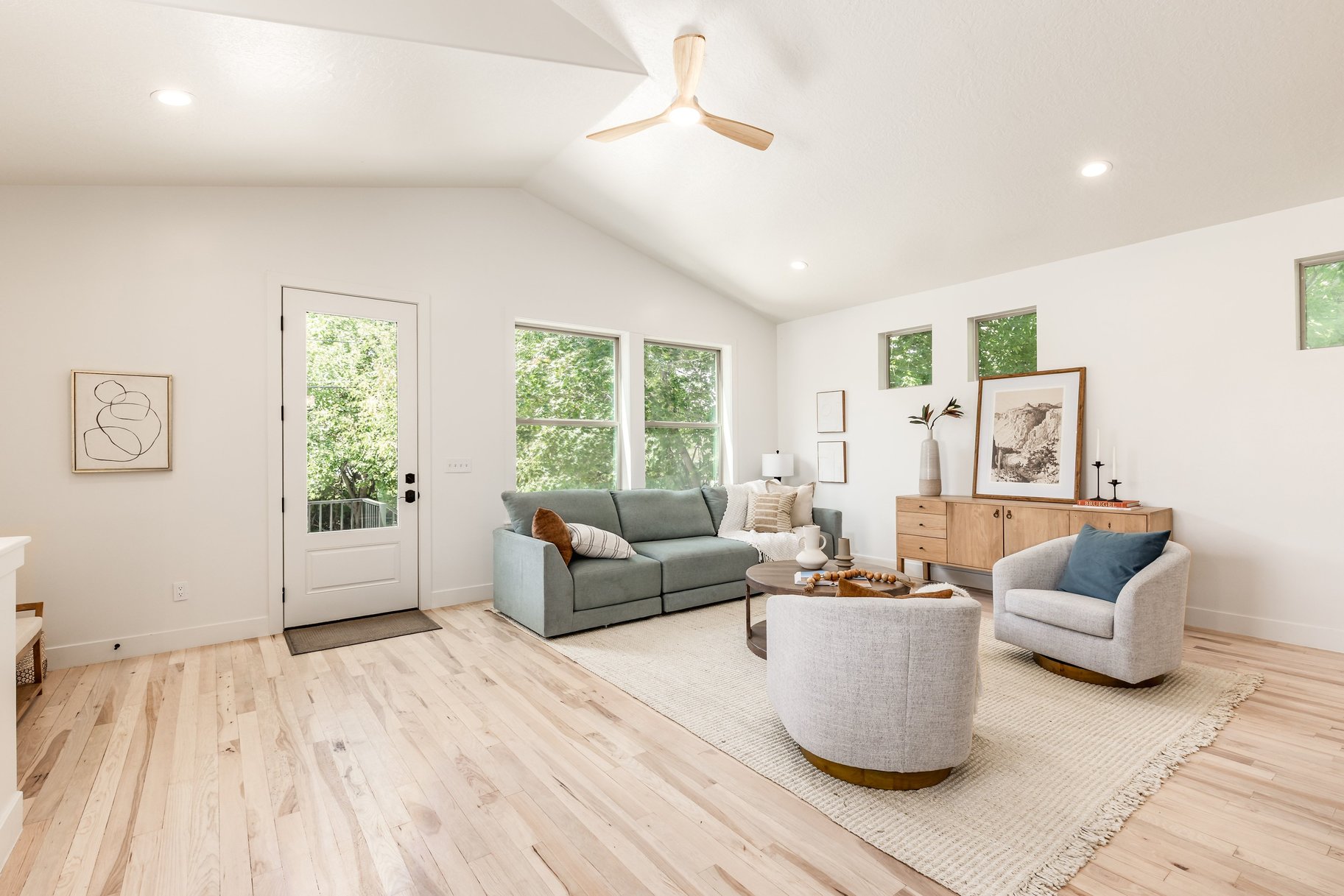  Timeless Charm in the Heart of East Millcreek - 物件實景