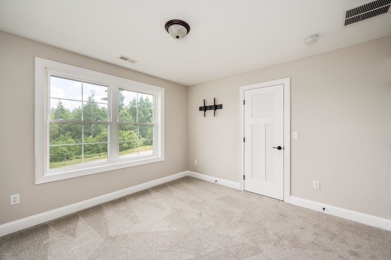 Weare, New Hampshire, 03281, United States, 4 Bedrooms Bedrooms, ,4 BathroomsBathrooms,Residential,For Sale,1908360