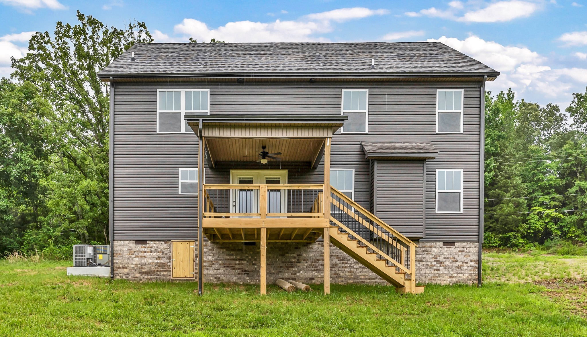 Clarksville, Tennessee, 37040, United States, 4 Bedrooms Bedrooms, ,3 BathroomsBathrooms,Residential,For Sale,1974030