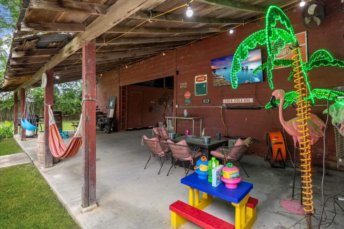 Carthage, Texas, 75633, United States, 5 Bedrooms Bedrooms, ,4 BathroomsBathrooms,Residential,For Sale,1804016