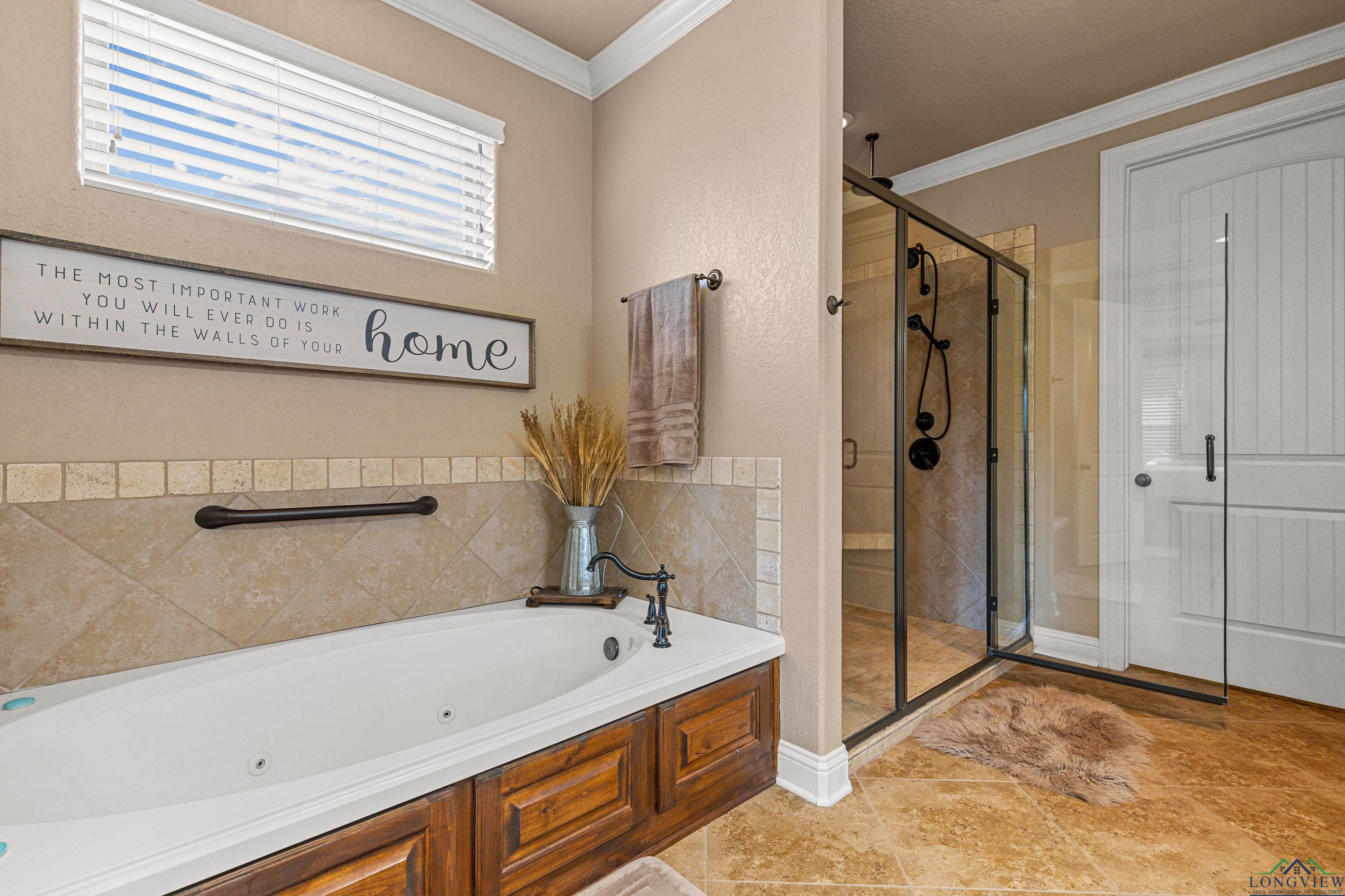 Longview, Texas, 75605, United States, 5 Bedrooms Bedrooms, ,3 BathroomsBathrooms,Residential,For Sale,1827224