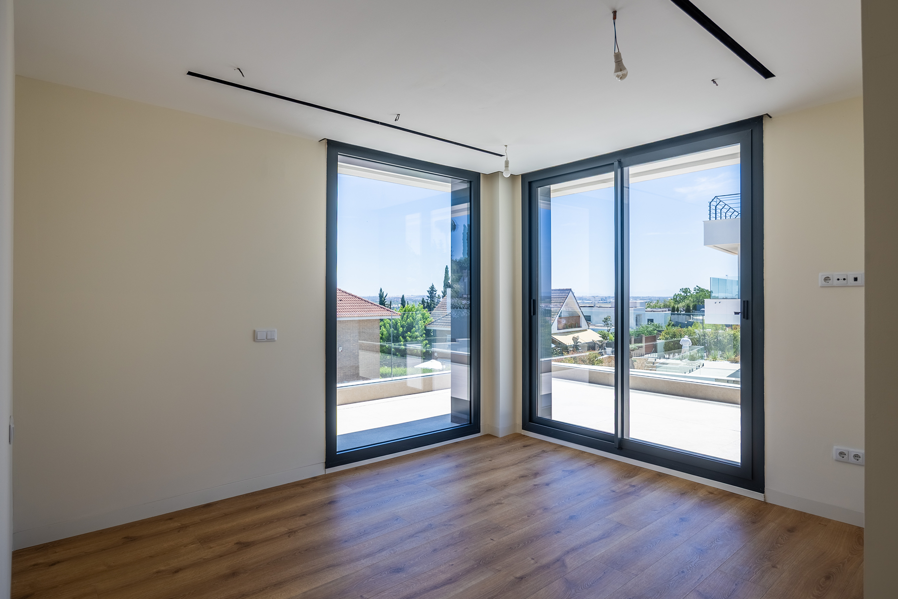  Detached villa with pool in private development in Tomares - 物件實景