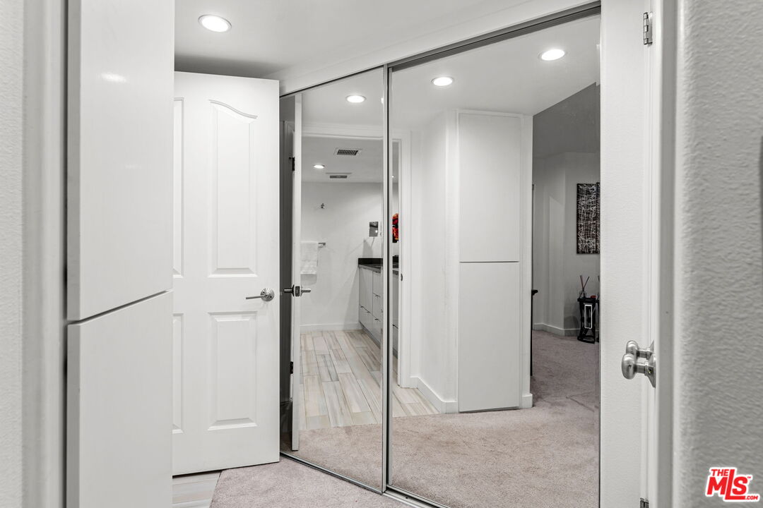 Los Angeles, California, 90049, United States, 2 Bedrooms Bedrooms, ,3 BathroomsBathrooms,Residential,For Sale,2003459