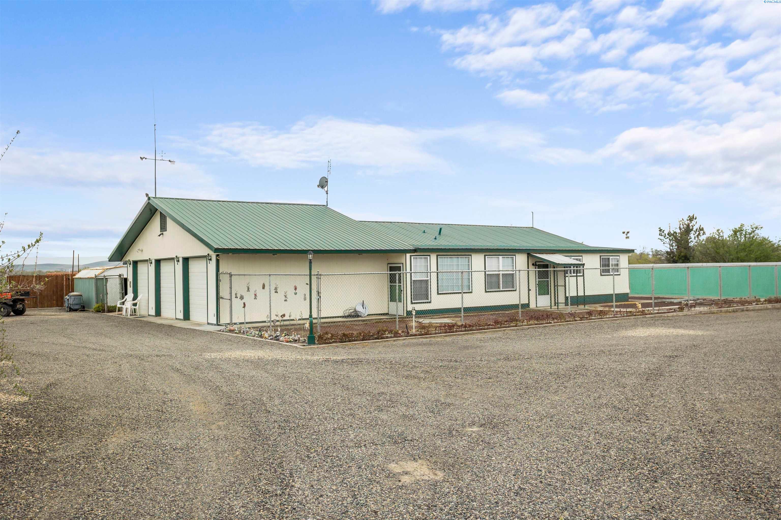 Granger, Washington, 98932, United States, 4 Bedrooms Bedrooms, ,1 BathroomBathrooms,Residential,For Sale,1975233