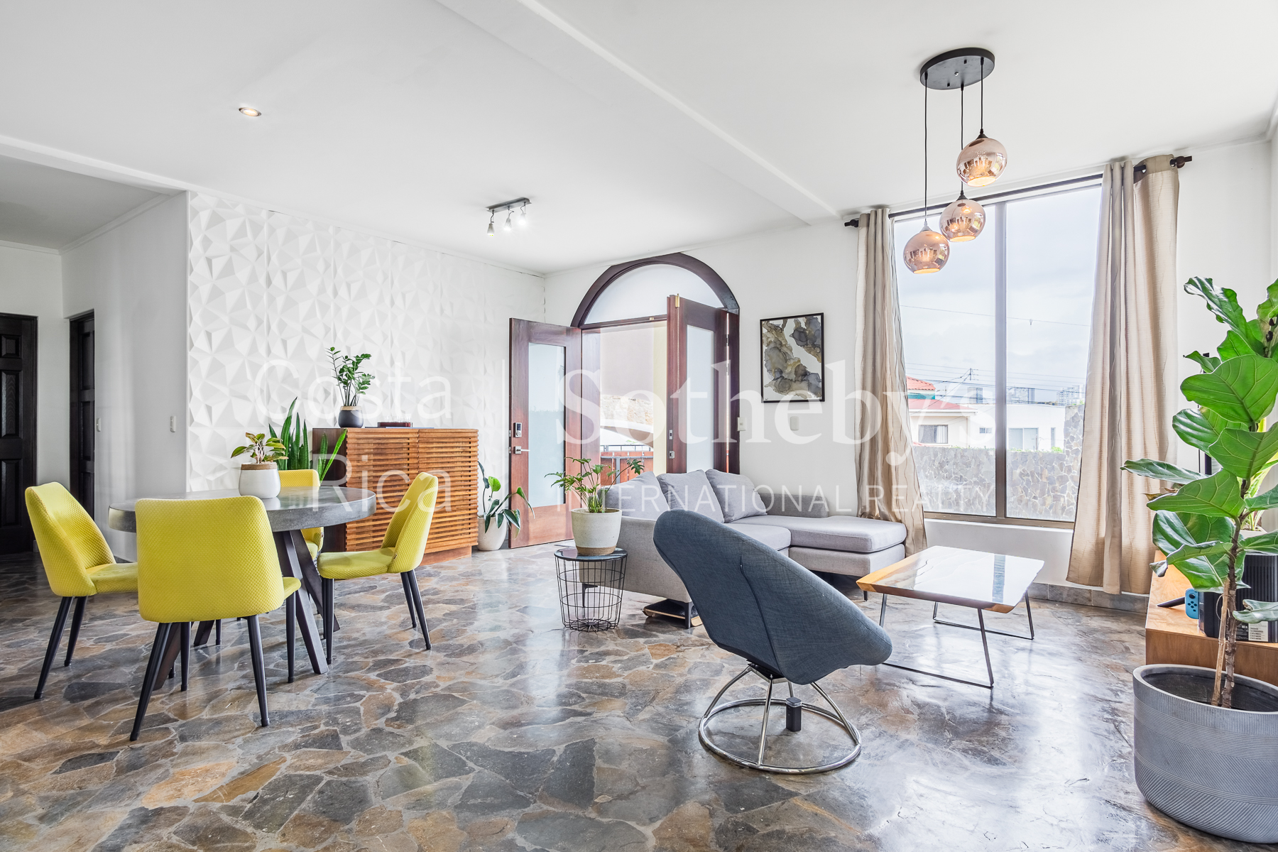  Stone Rock House And Apartment - 物件實景