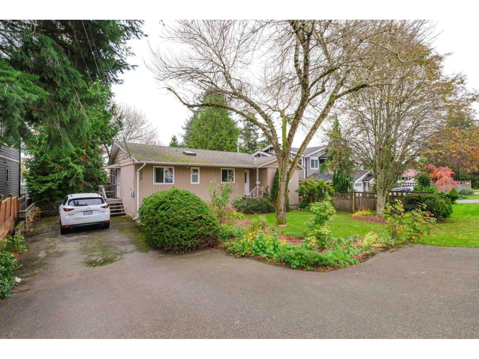 WHITE ROCK, British Columbia, V4B 4T7, CA, 4 Bedrooms Bedrooms, ,2 BathroomsBathrooms,Residential,For Sale,1951469