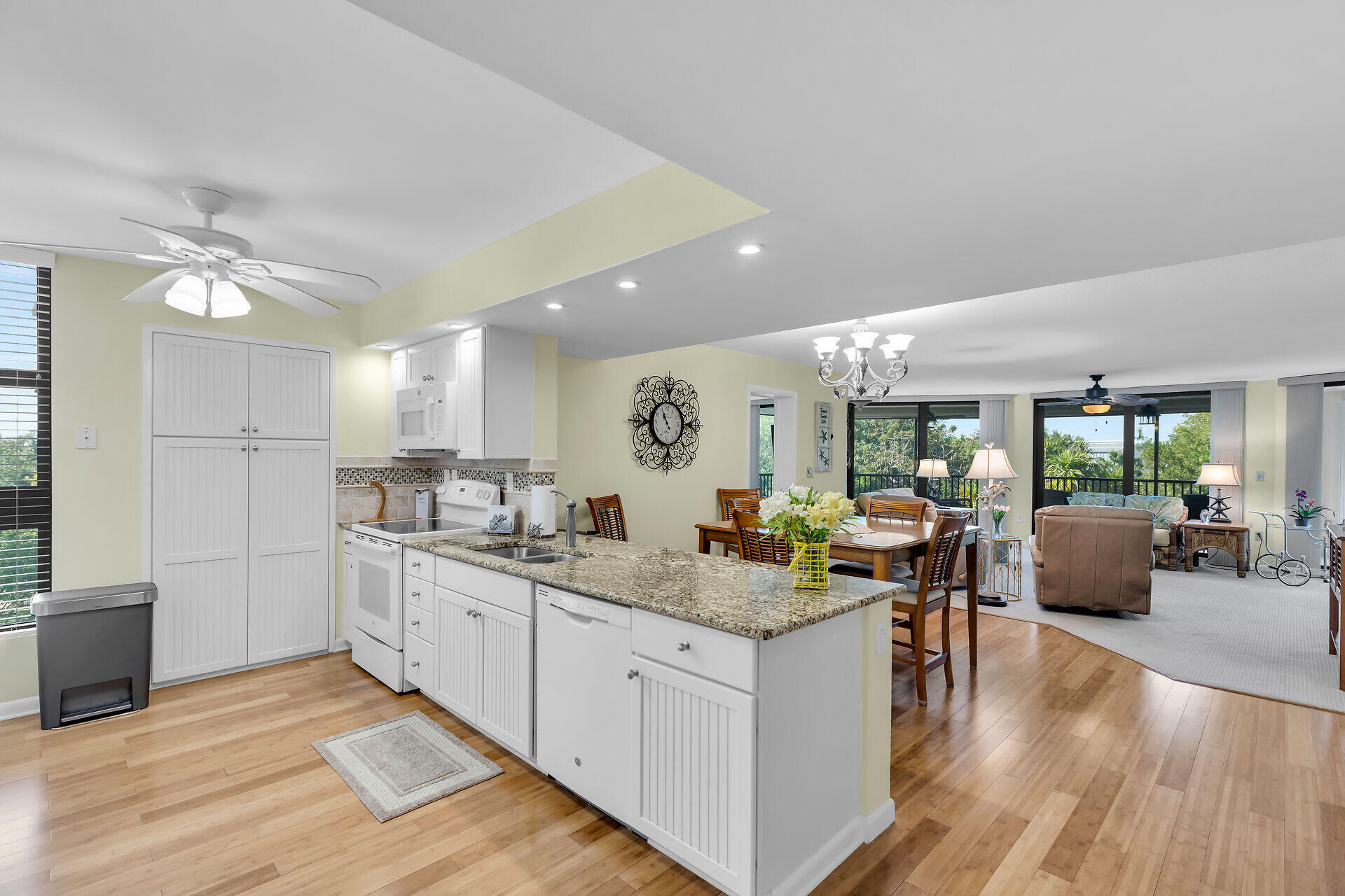 MARATHON, Florida, 33050, United States, 3 Bedrooms Bedrooms, ,2 BathroomsBathrooms,Residential,For Sale,1696068