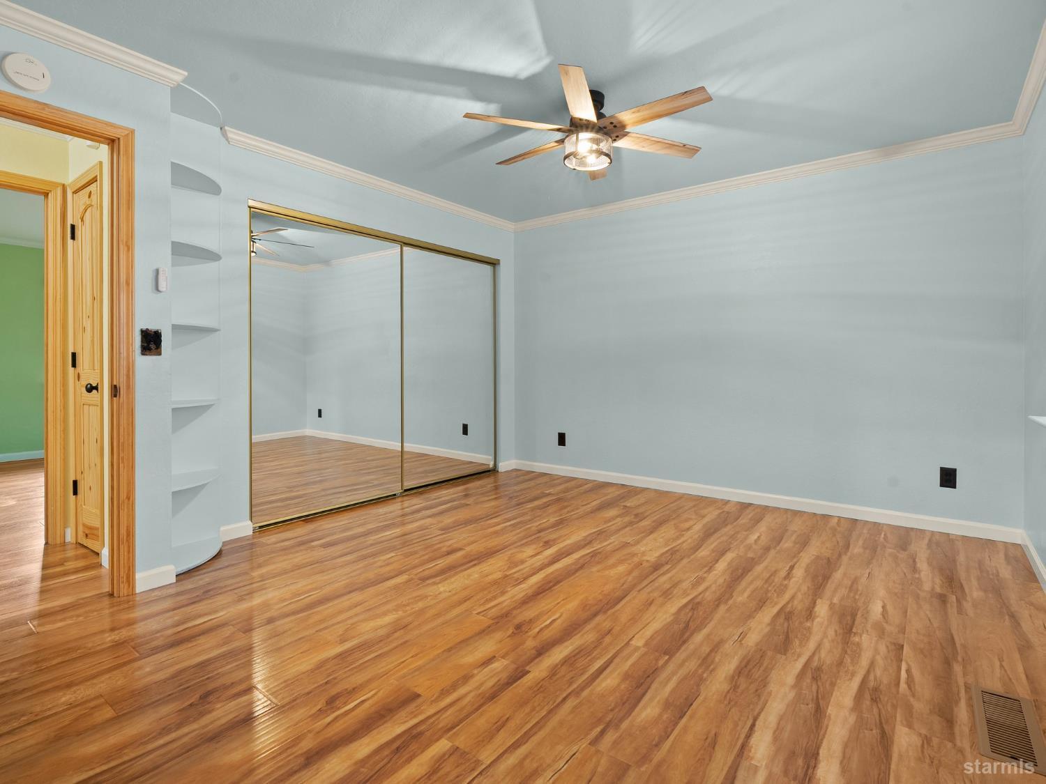 South Lake Tahoe, California, 96150, United States, 3 Bedrooms Bedrooms, ,2 BathroomsBathrooms,Residential,For Sale,1969986