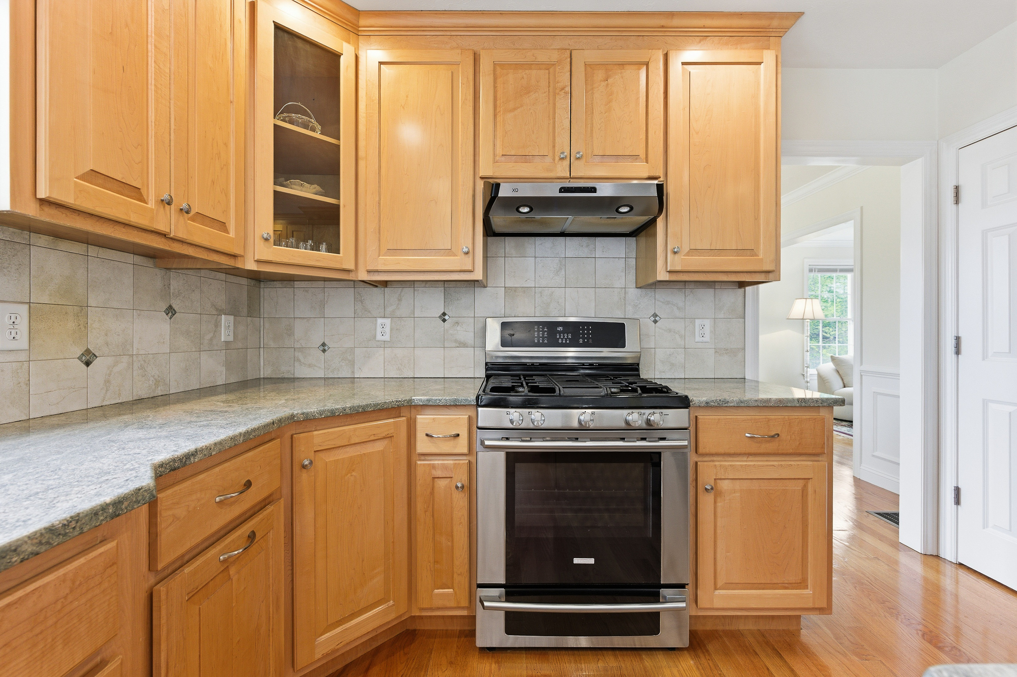 8 Victoria Circle, Shrewsbury, MA 01545 - 物件實景