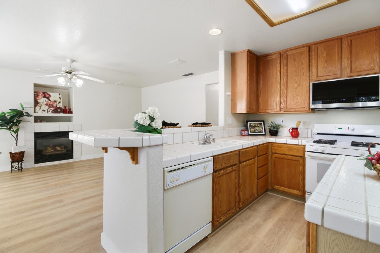 Folsom, California, 95630, United States, 4 Bedrooms Bedrooms, ,3 BathroomsBathrooms,Residential,For Sale,1926196