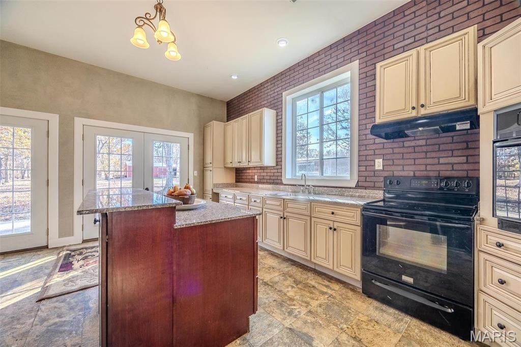 Lebanon, Missouri, 65536, United States, 4 Bedrooms Bedrooms, ,4 BathroomsBathrooms,Residential,For Sale,1976703