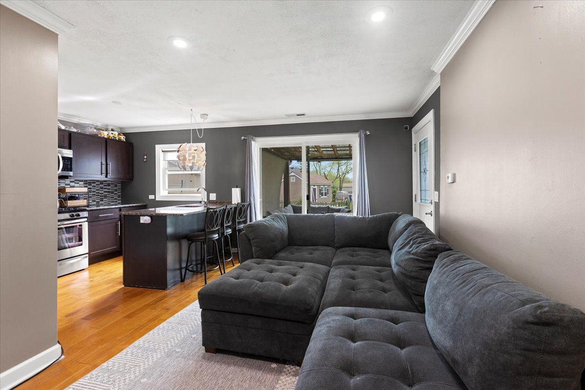 Schaumburg, Illinois, 60193, United States, 4 Bedrooms Bedrooms, ,3 BathroomsBathrooms,Residential,For Sale,1865850