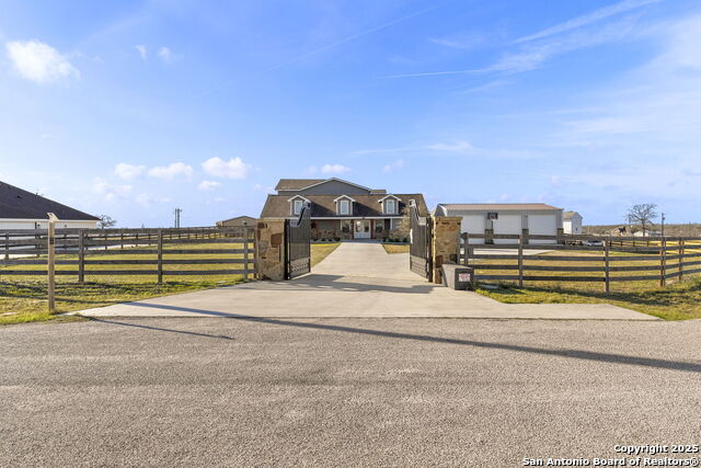 La Vernia, Texas, 78121, United States, 6 Bedrooms Bedrooms, ,4 BathroomsBathrooms,Residential,For Sale,1737147