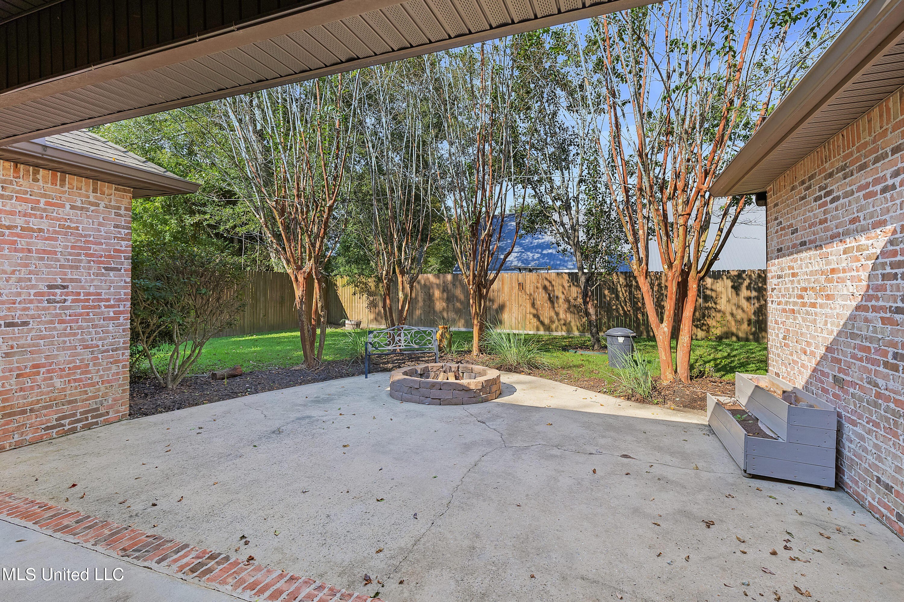 Ocean Springs, Mississippi, 39564, United States, 4 Bedrooms Bedrooms, ,3 BathroomsBathrooms,Residential,For Sale,1978241