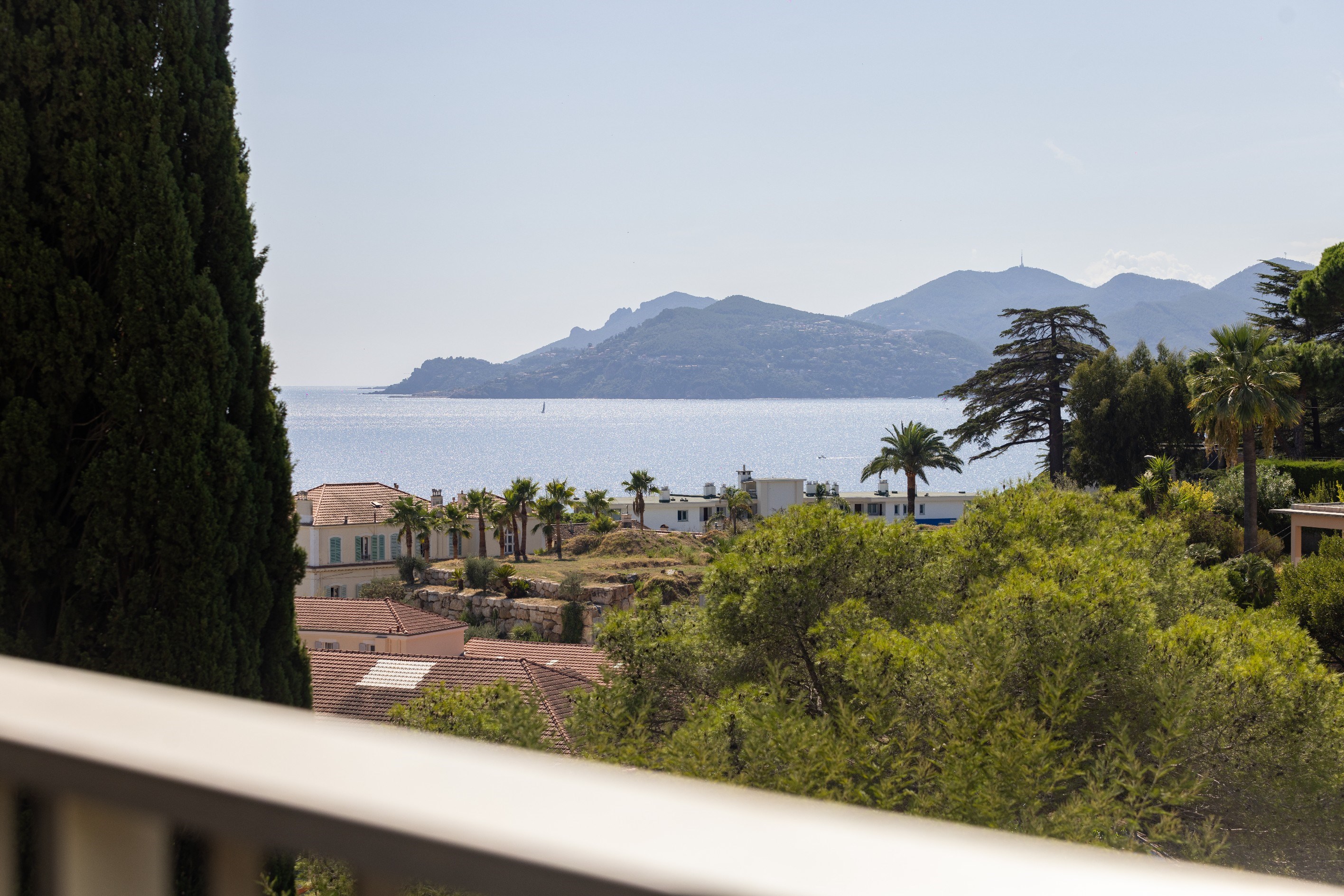  Cannes Croix des Gardes, luxury garden apartment for sale, sea views, private g… - 物件實景