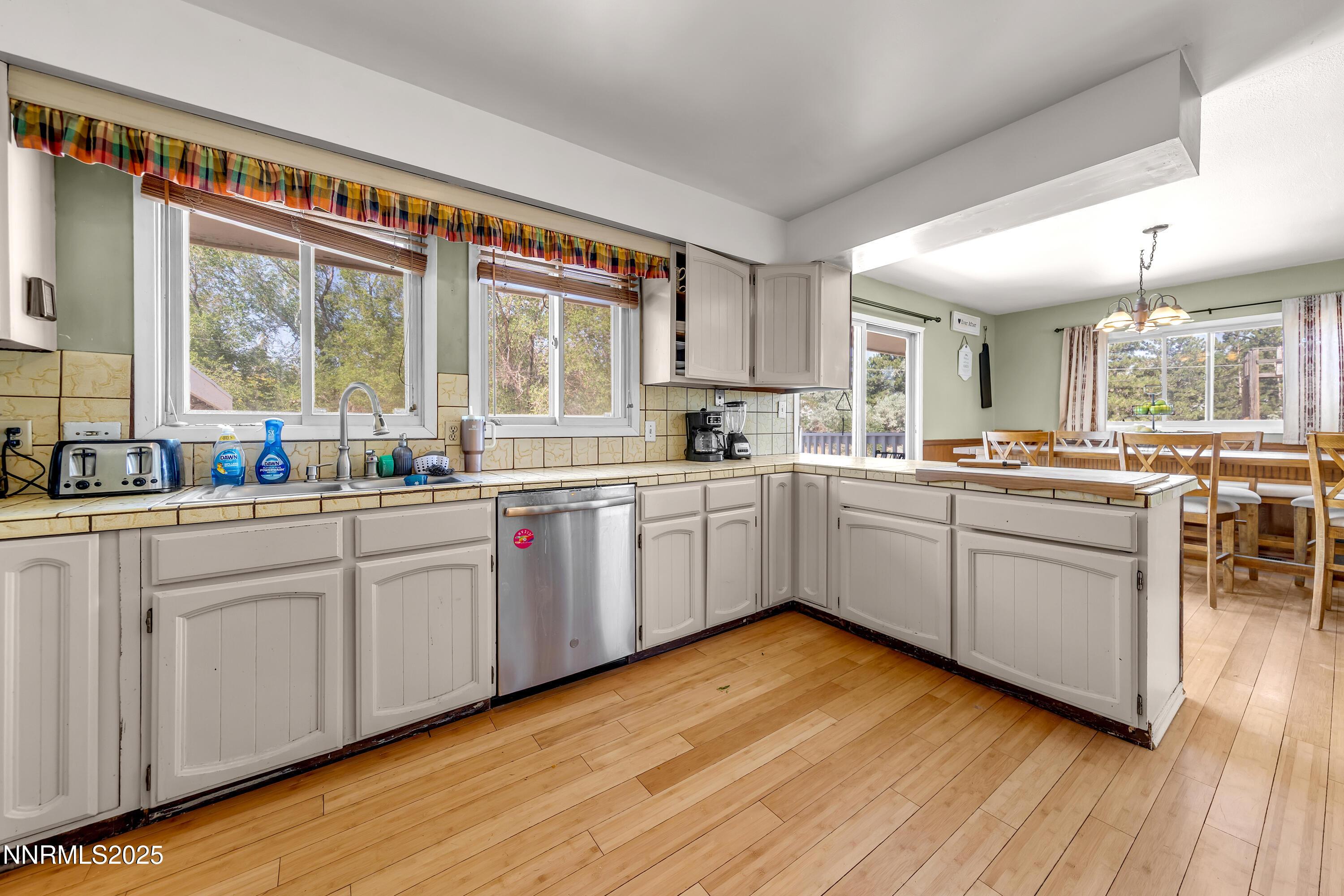 Reno, Nevada, 89506, United States, 4 Bedrooms Bedrooms, ,3 BathroomsBathrooms,Residential,For Sale,1890410