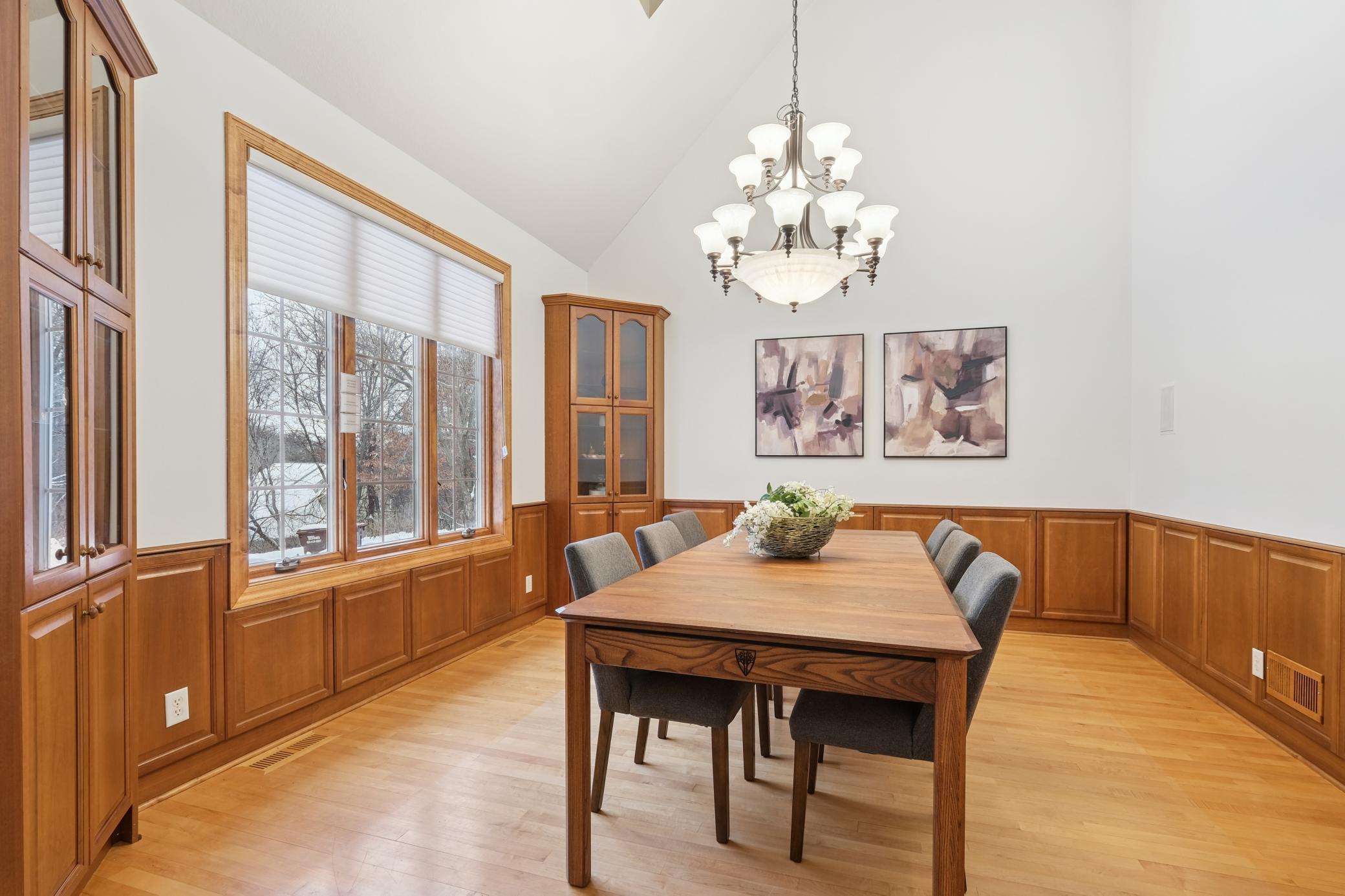 Woodbury, Minnesota, 55129, United States, 5 Bedrooms Bedrooms, ,5 BathroomsBathrooms,Residential,For Sale,1989522