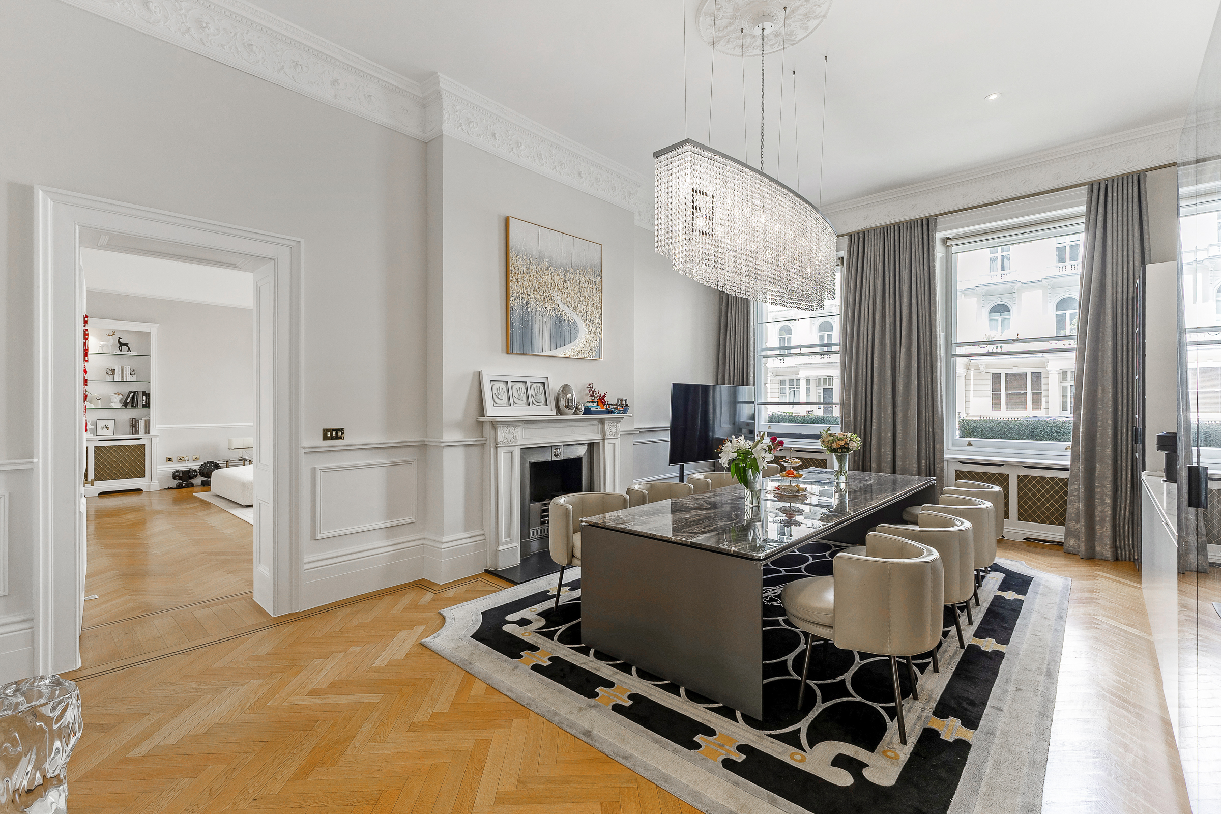  Grand Proportions on in Queen