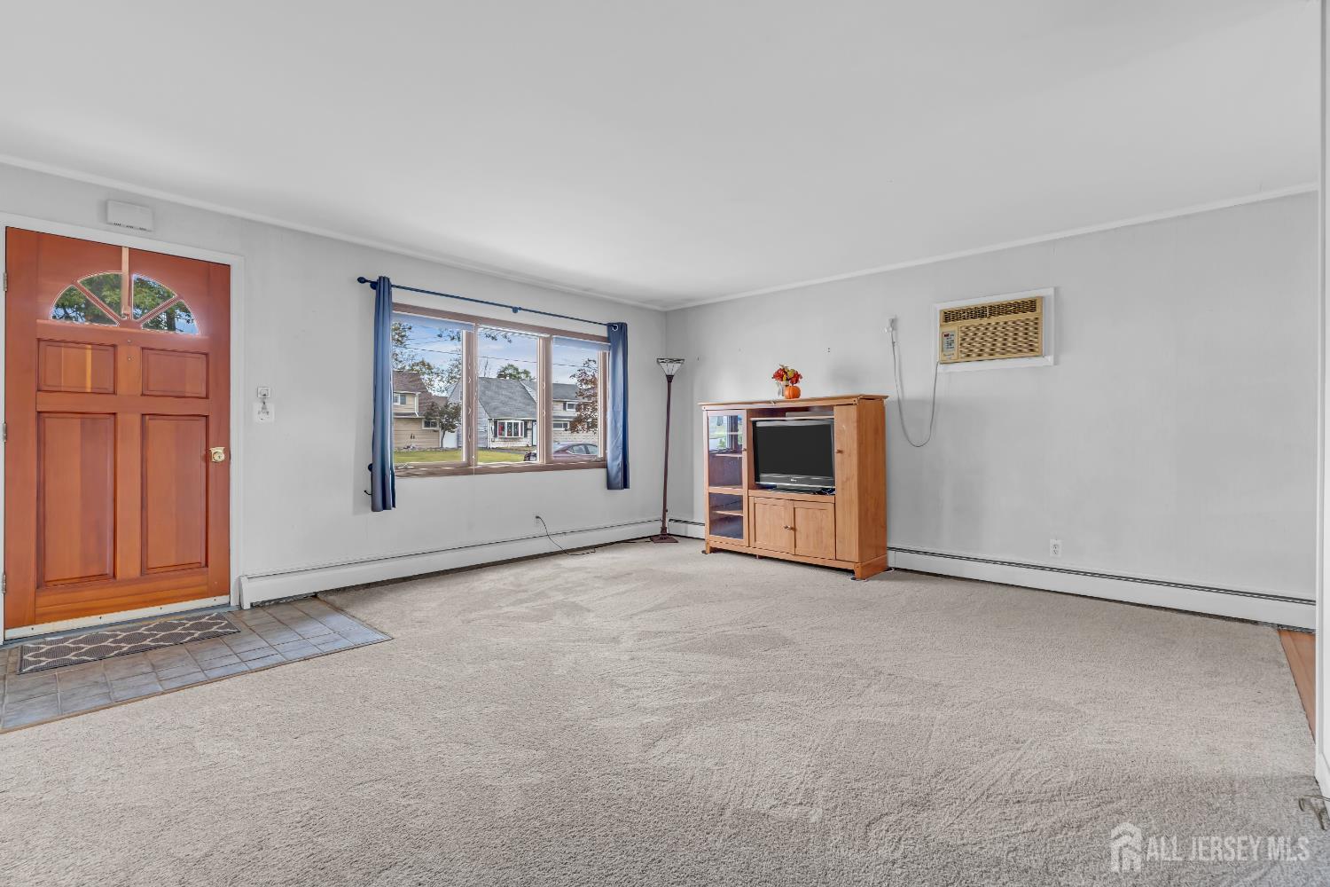 Iselin, New Jersey, 08830, United States, 3 Bedrooms Bedrooms, ,2 BathroomsBathrooms,Residential,For Sale,1966182