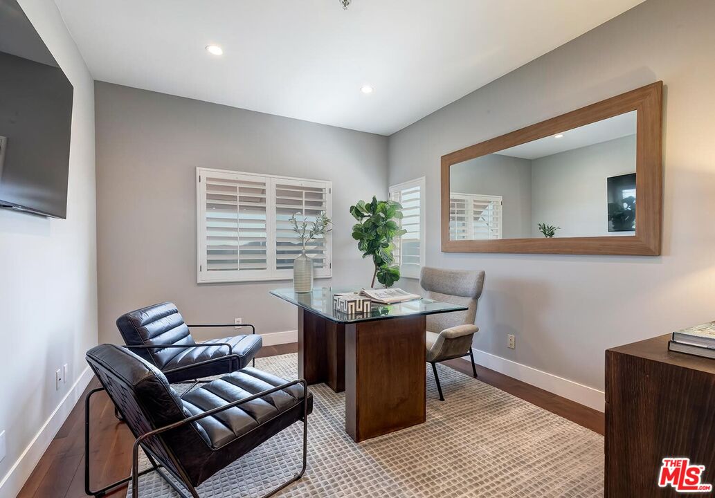 Pacific Palisades, California, 90272, United States, 4 Bedrooms Bedrooms, ,4 BathroomsBathrooms,Residential,For Sale,1911356