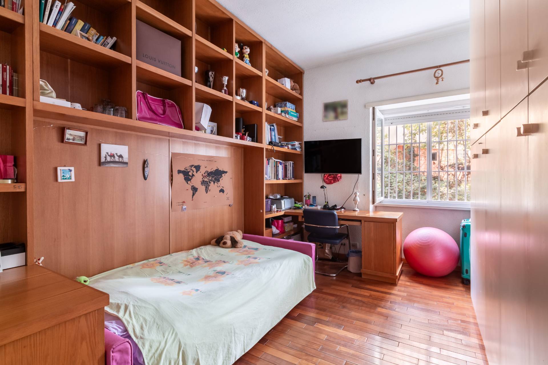 Roma, Roma, 00100, IT, 4 Bedrooms Bedrooms, ,4 BathroomsBathrooms,Residential,For Sale,1992075