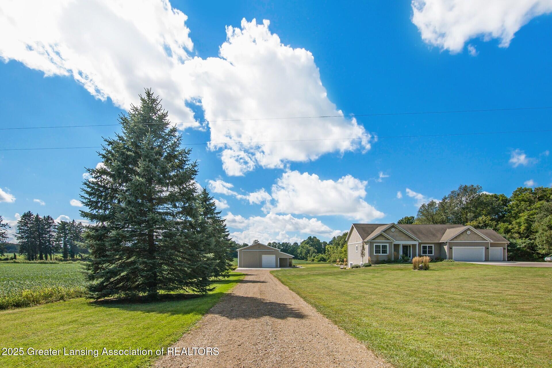 Eaton Rapids, Michigan, 48827, United States, 5 Bedrooms Bedrooms, ,3 BathroomsBathrooms,Residential,For Sale,1934713