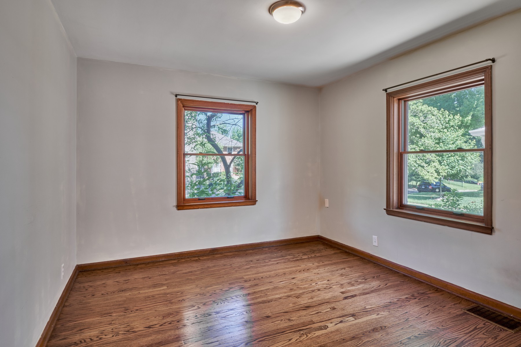  Four Bedroom Brick Cottage in Historic Butler-Tarkington - 物件實景