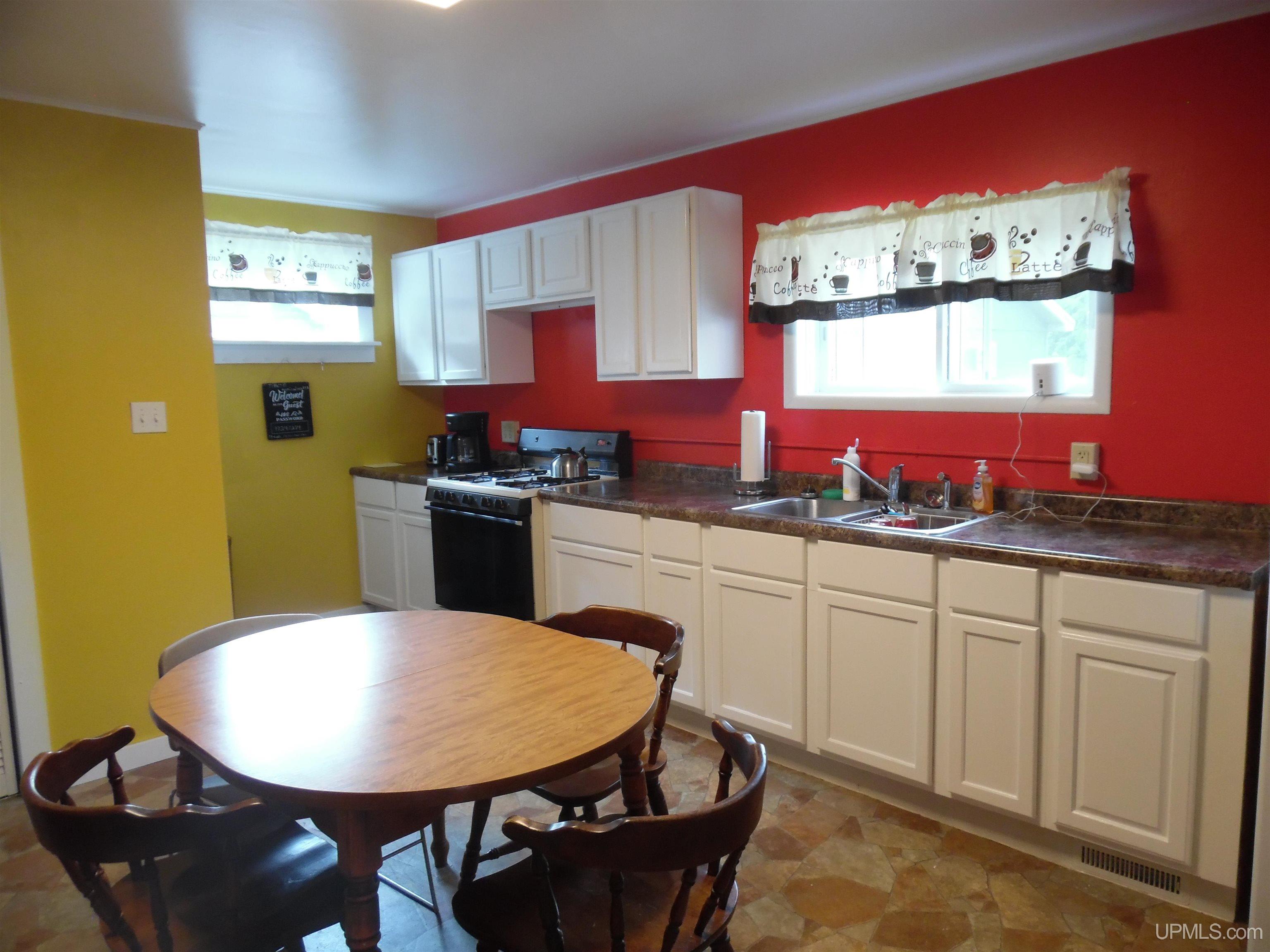 Elm St, Calumet, MI 49913 #1