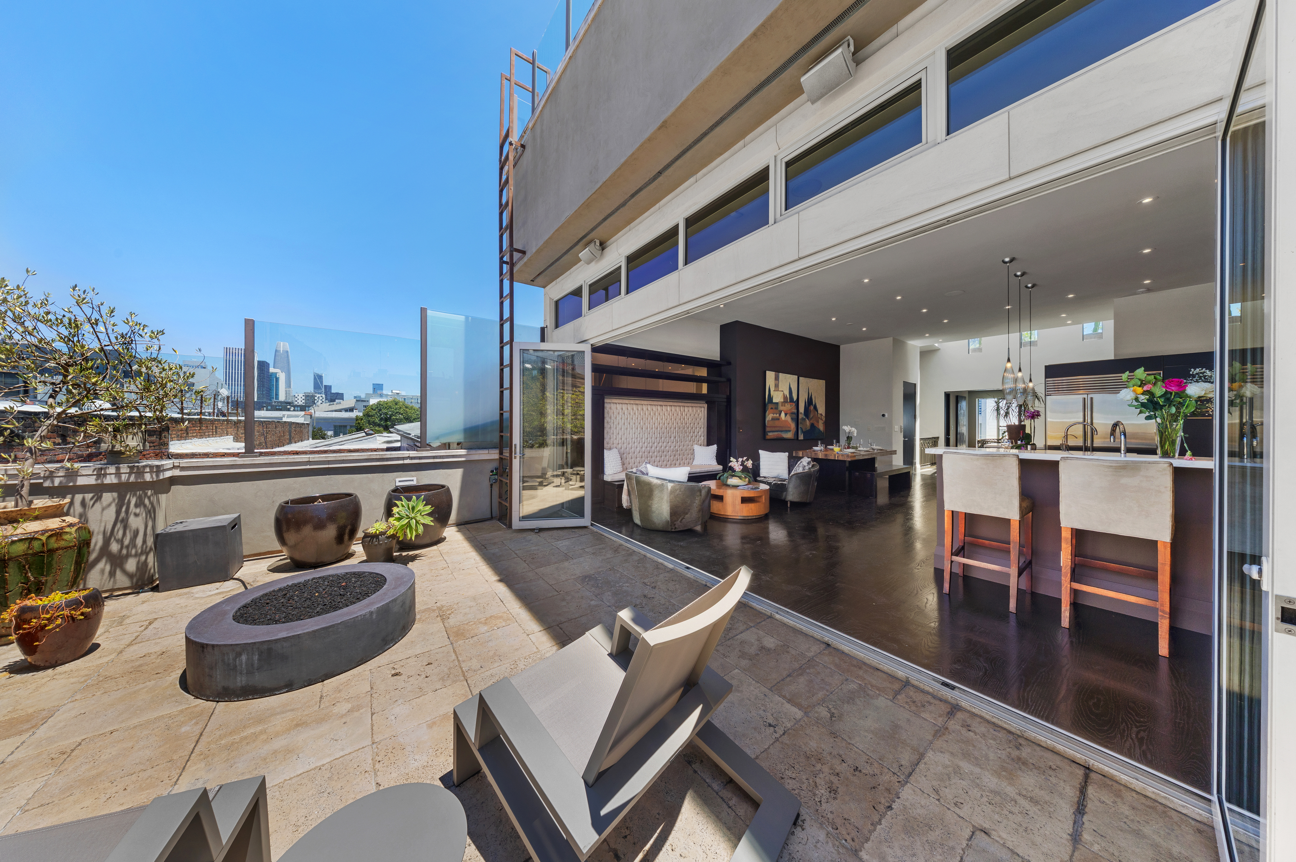  Spectacular Renovated SOMA Home with Rare Museum-Like 7-Car Garage - 物件實景