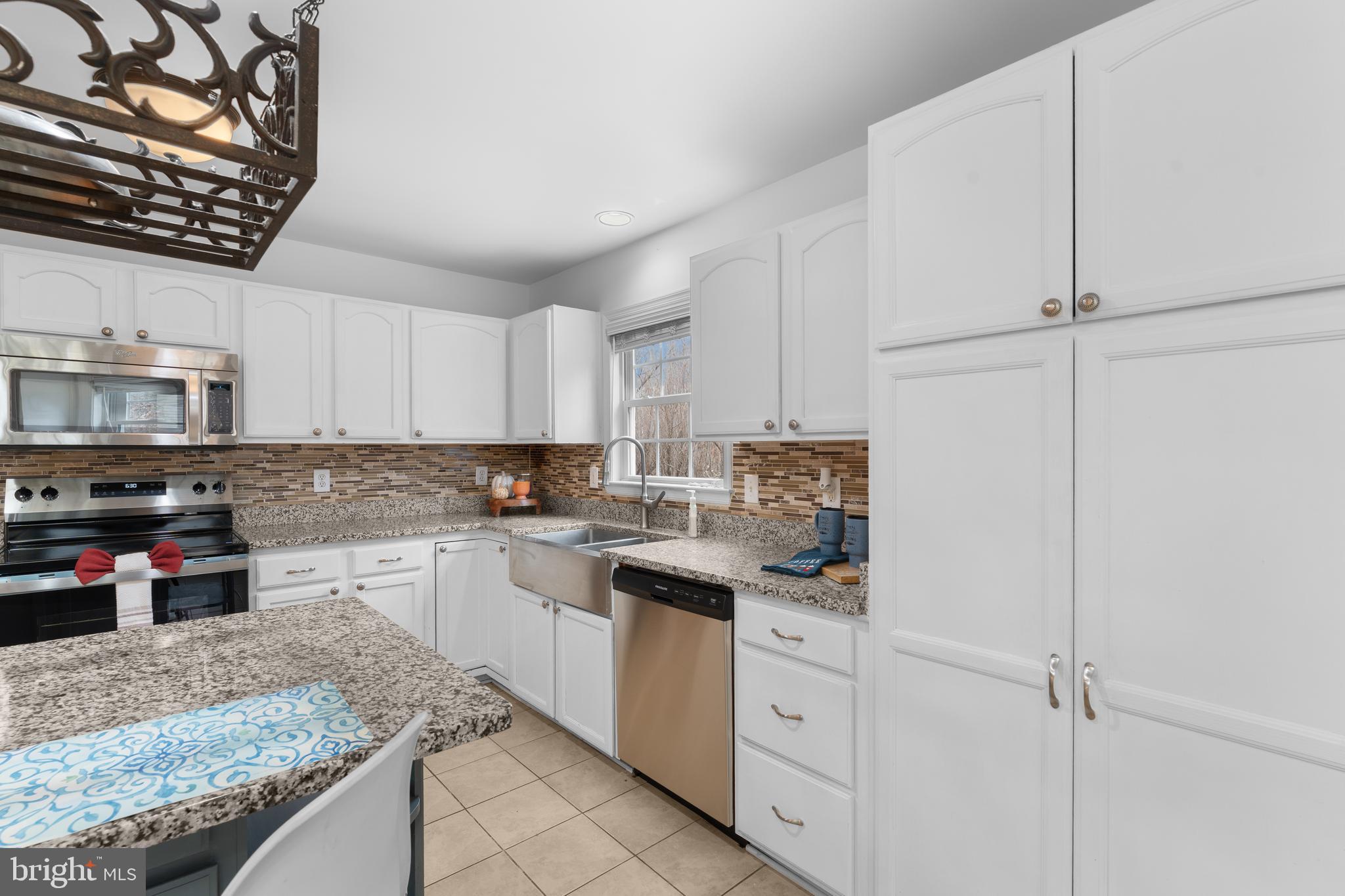 Locust Dale, Virginia, 22948, United States, 3 Bedrooms Bedrooms, ,4 BathroomsBathrooms,Residential,For Sale,1996627