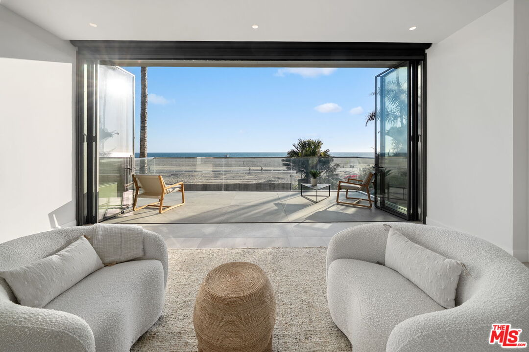 Santa Monica, California, 90403, United States, 7 Bedrooms Bedrooms, ,9 BathroomsBathrooms,Residential,For Sale,1955538