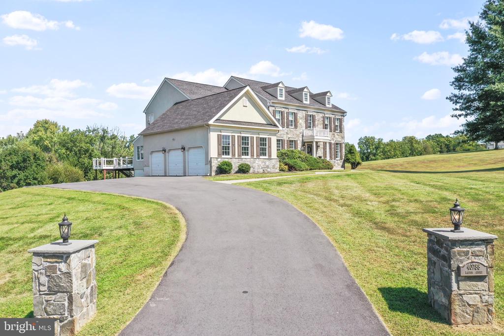 Waterford, Virginia, 20197, United States, 4 Bedrooms Bedrooms, ,5 BathroomsBathrooms,Residential,For Sale,1941290