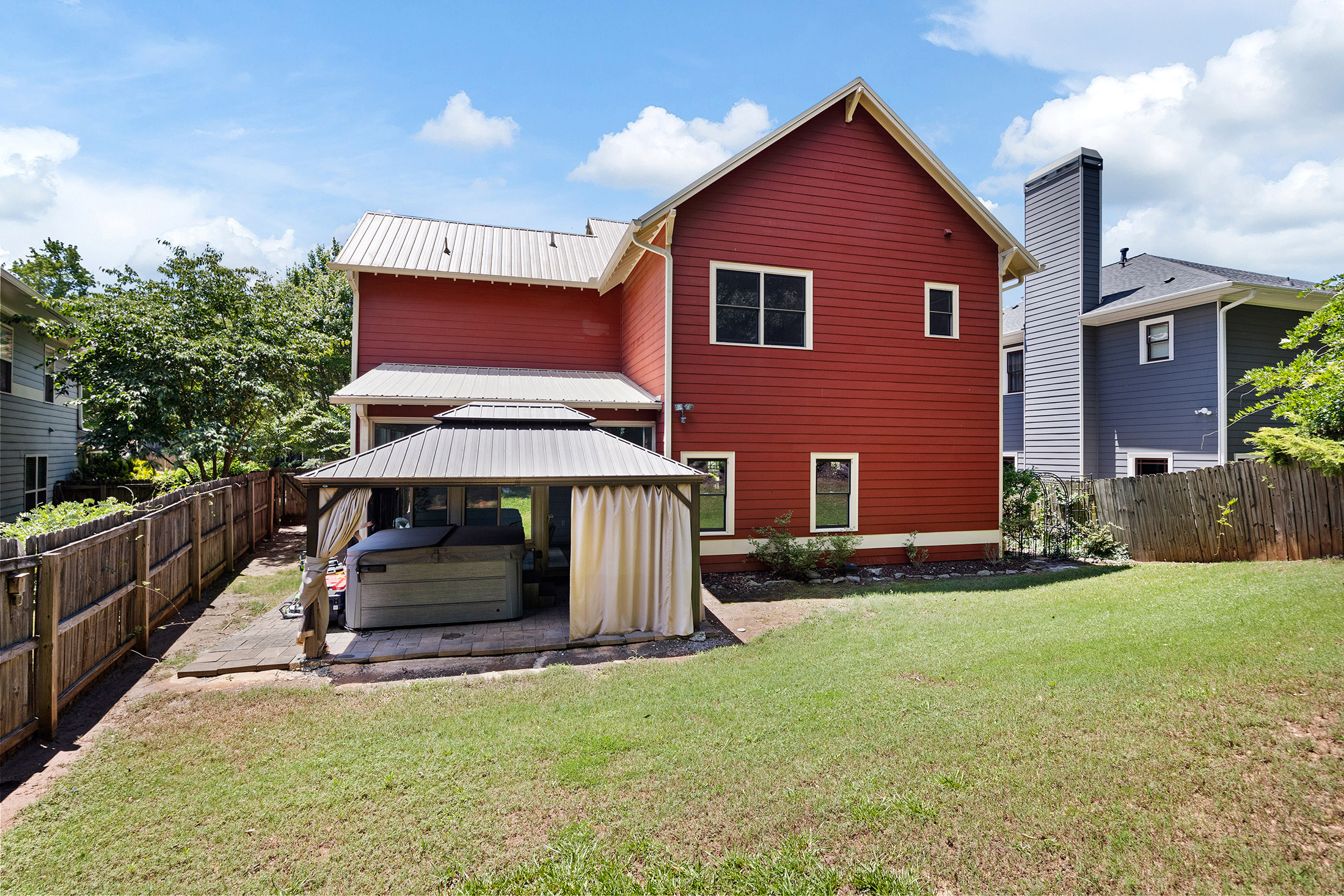  Spacious Living Meets Modern Convenience - 物件實景