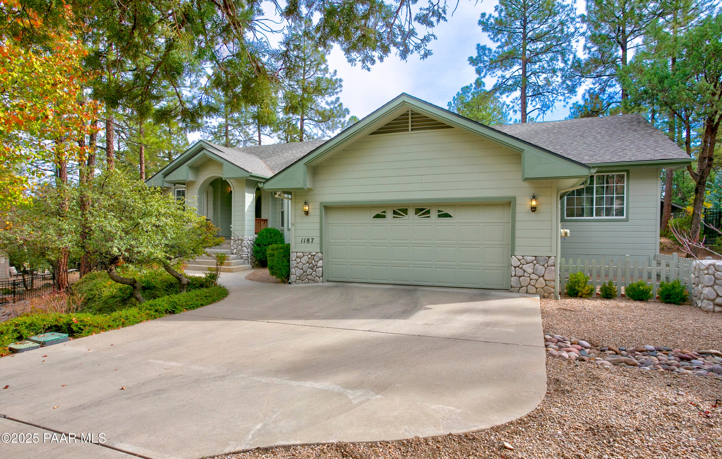 Prescott, Arizona, 86303, United States, 3 Bedrooms Bedrooms, ,2 BathroomsBathrooms,Residential,For Sale,1991312