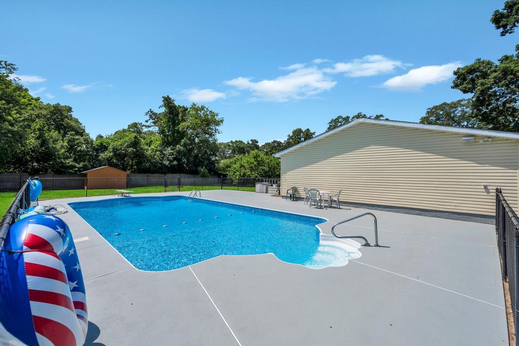 Islip Terrace, New York, 11752, United States, 3 Bedrooms Bedrooms, ,3 BathroomsBathrooms,Residential,For Sale,1898888
