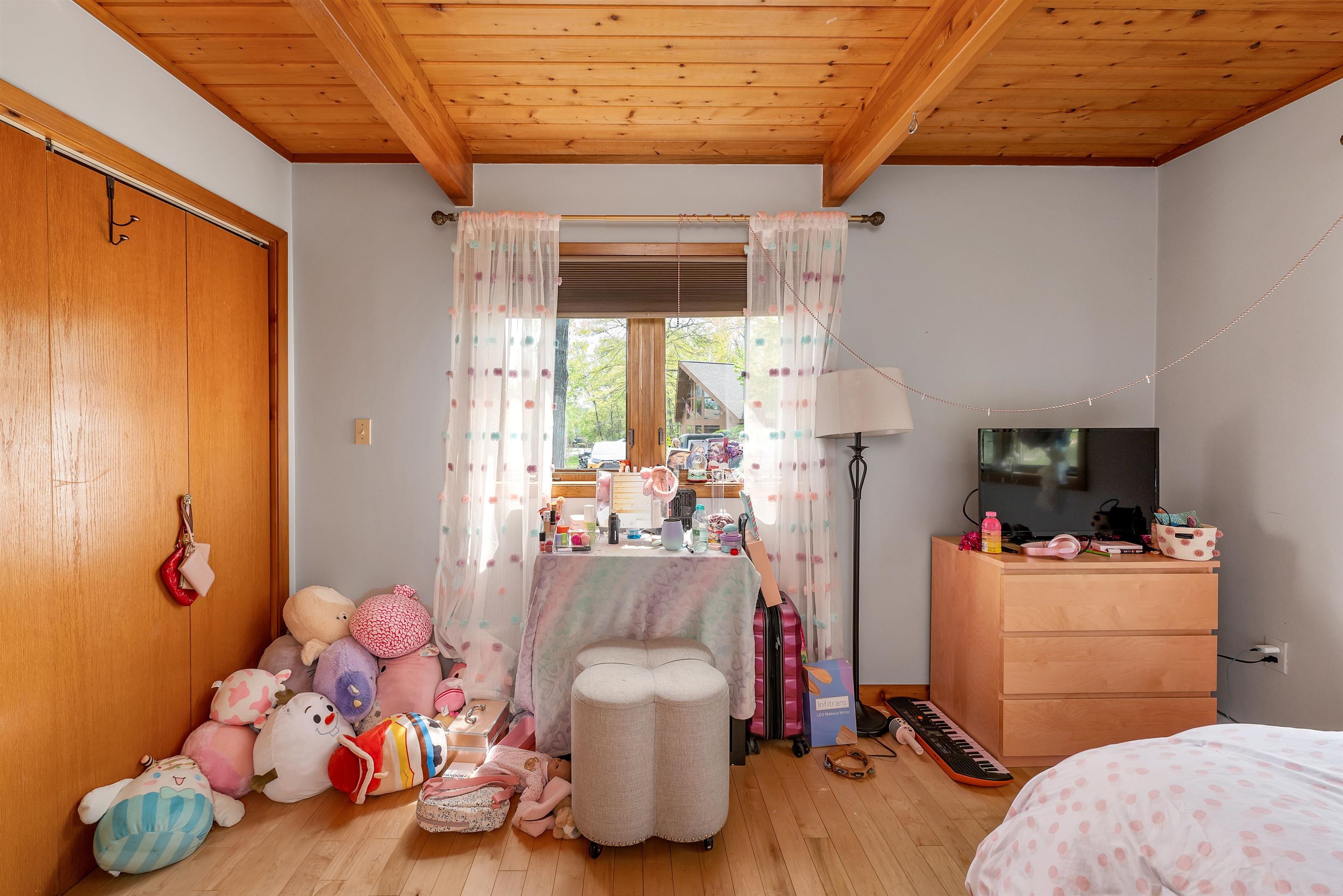 Laconia, New Hampshire, 03246, United States, 3 Bedrooms Bedrooms, ,2 BathroomsBathrooms,Residential,For Sale,1938824