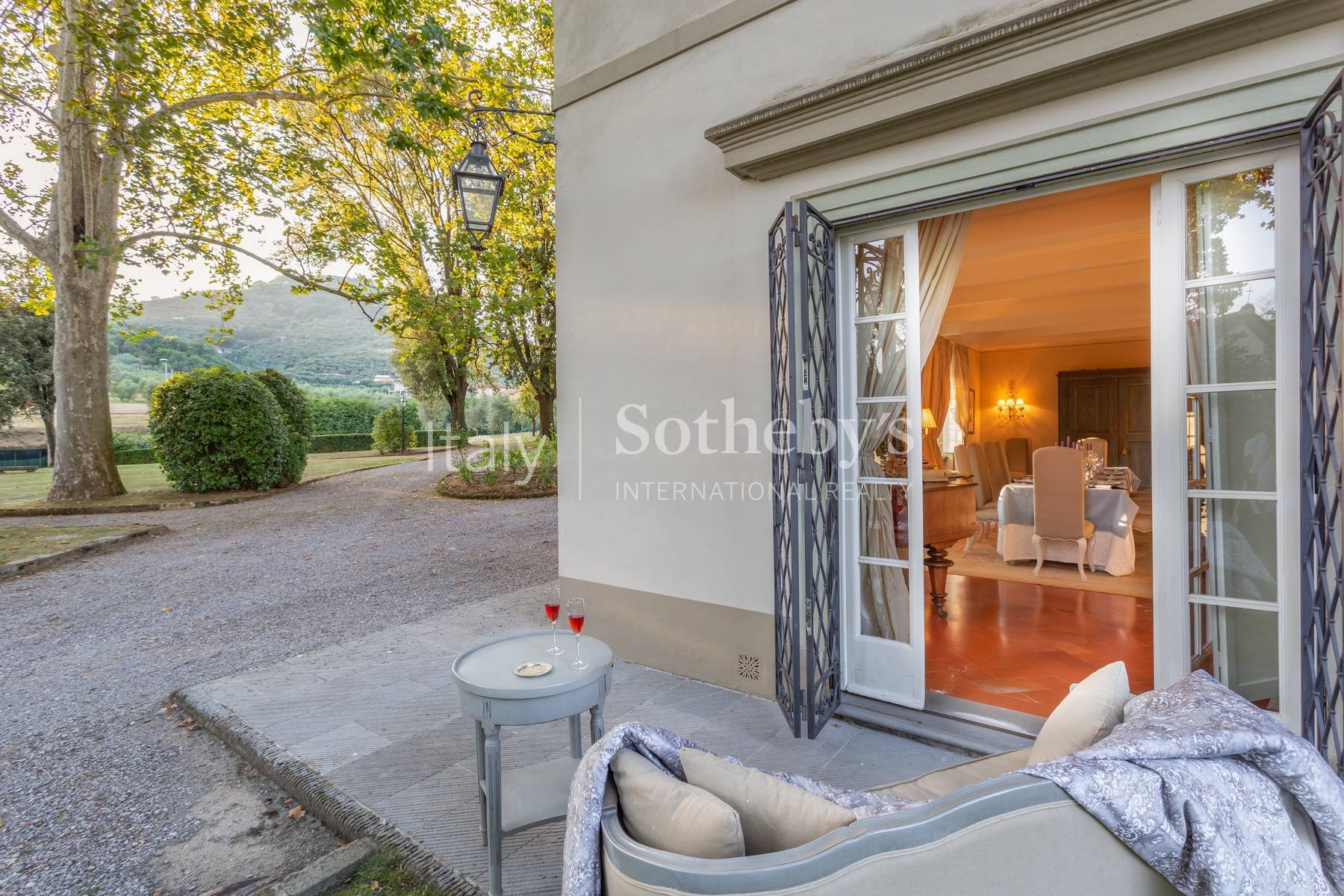  Prestigious luxury villa between Forte dei Marmi and Florence - 物件實景
