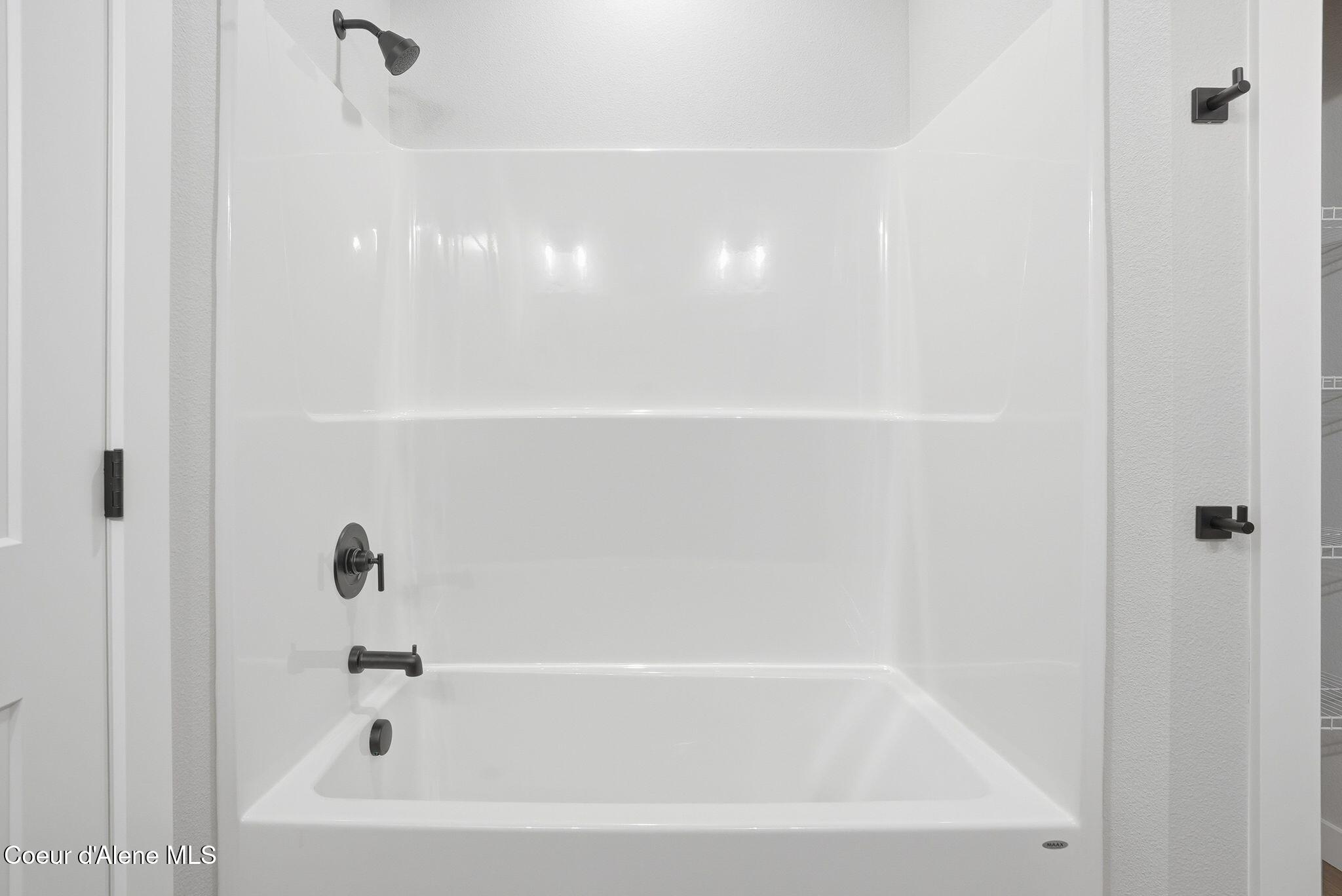 Coeur d'Alene, Idaho, 83815, United States, 4 Bedrooms Bedrooms, ,3 BathroomsBathrooms,Residential,For Sale,2015993