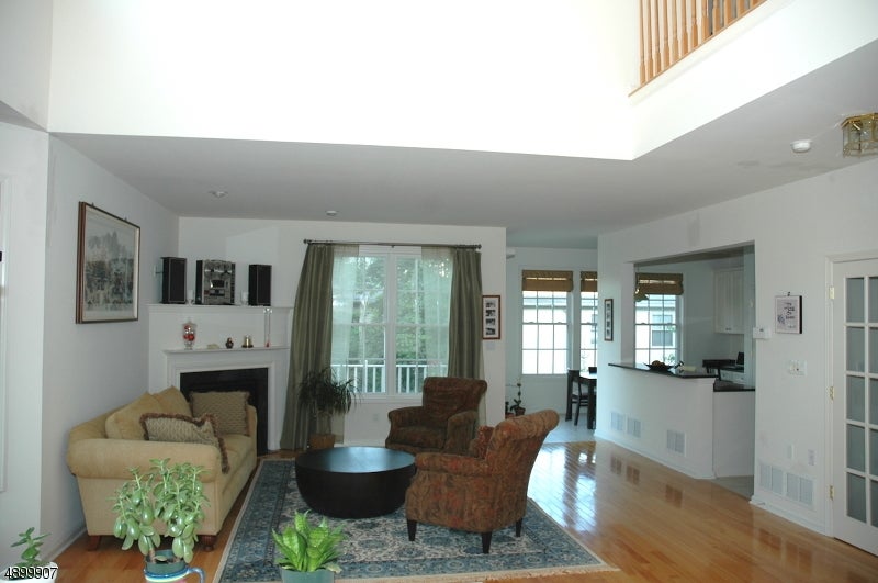 Wayne Twp., New Jersey, 07470, United States, 3 Bedrooms Bedrooms, ,3 BathroomsBathrooms,Residential,For Sale,1943649