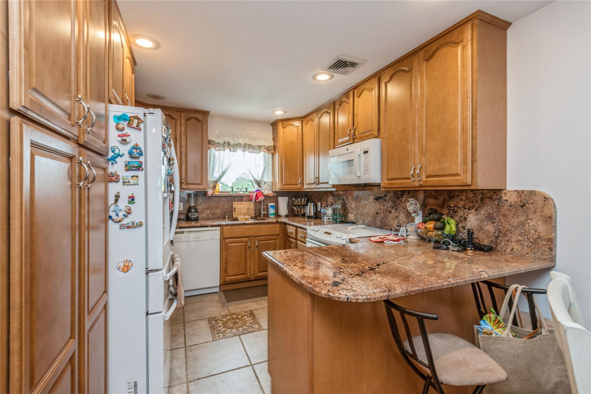 Bayville, New York, 11709, United States, 7 Bedrooms Bedrooms, ,4 BathroomsBathrooms,Residential,For Sale,1908304