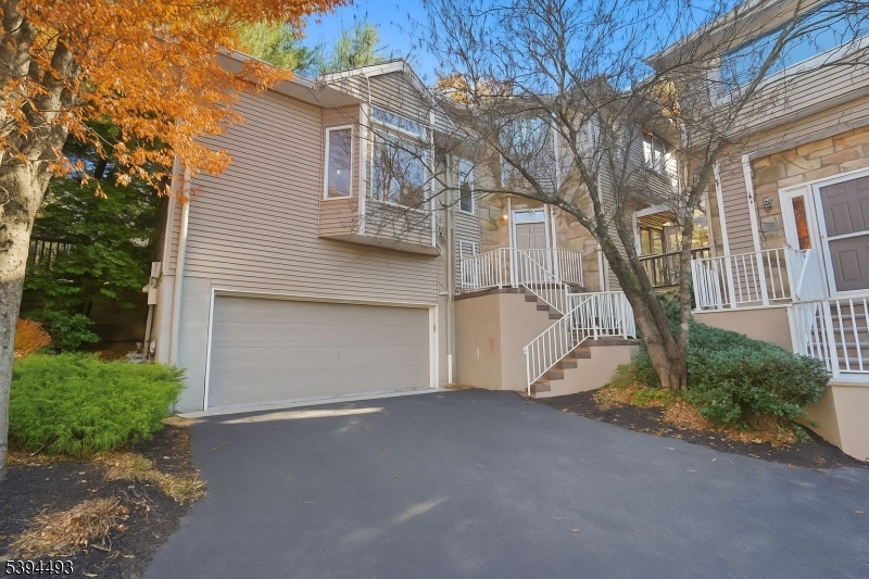 West Orange Twp., New Jersey, 07052, United States, 3 Bedrooms Bedrooms, ,3 BathroomsBathrooms,Residential,For Sale,1987656