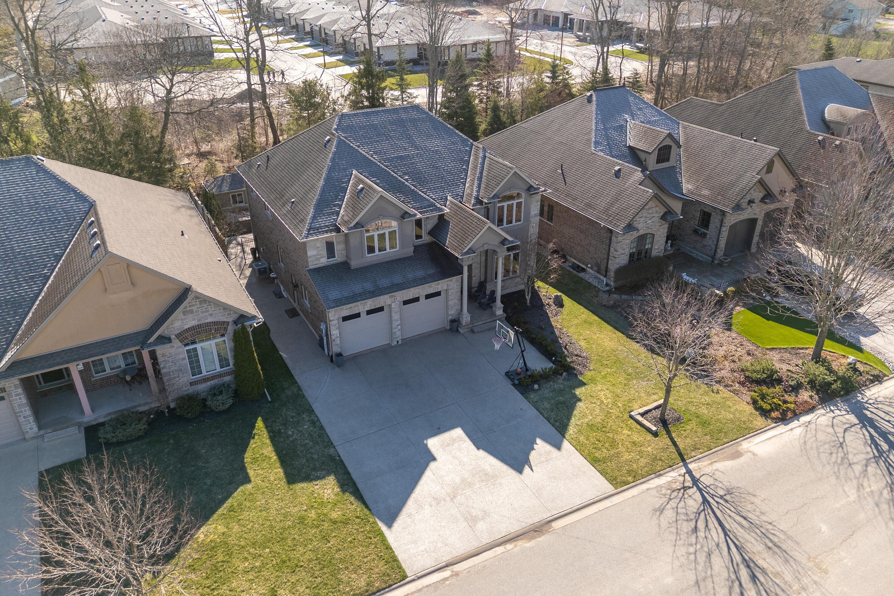  Exceptional Executive Home - 物件實景