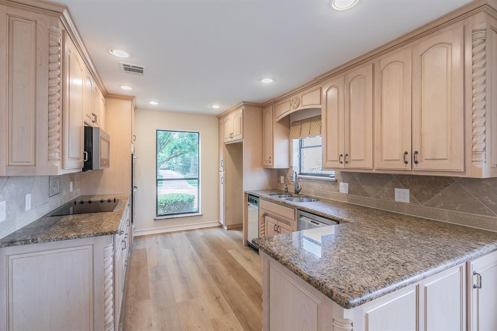 Bedford, Texas, 76021, United States, 3 Bedrooms Bedrooms, ,2 BathroomsBathrooms,Residential,For Sale,1942706