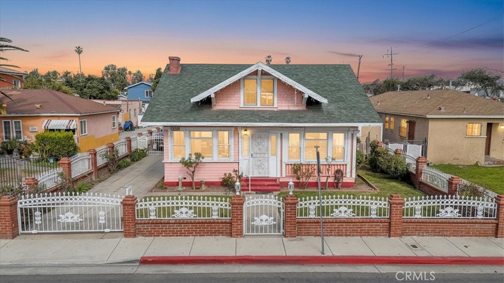 Lynwood, California, 90262, United States, 4 Bedrooms Bedrooms, ,1 BathroomBathrooms,Residential,For Sale,2013779