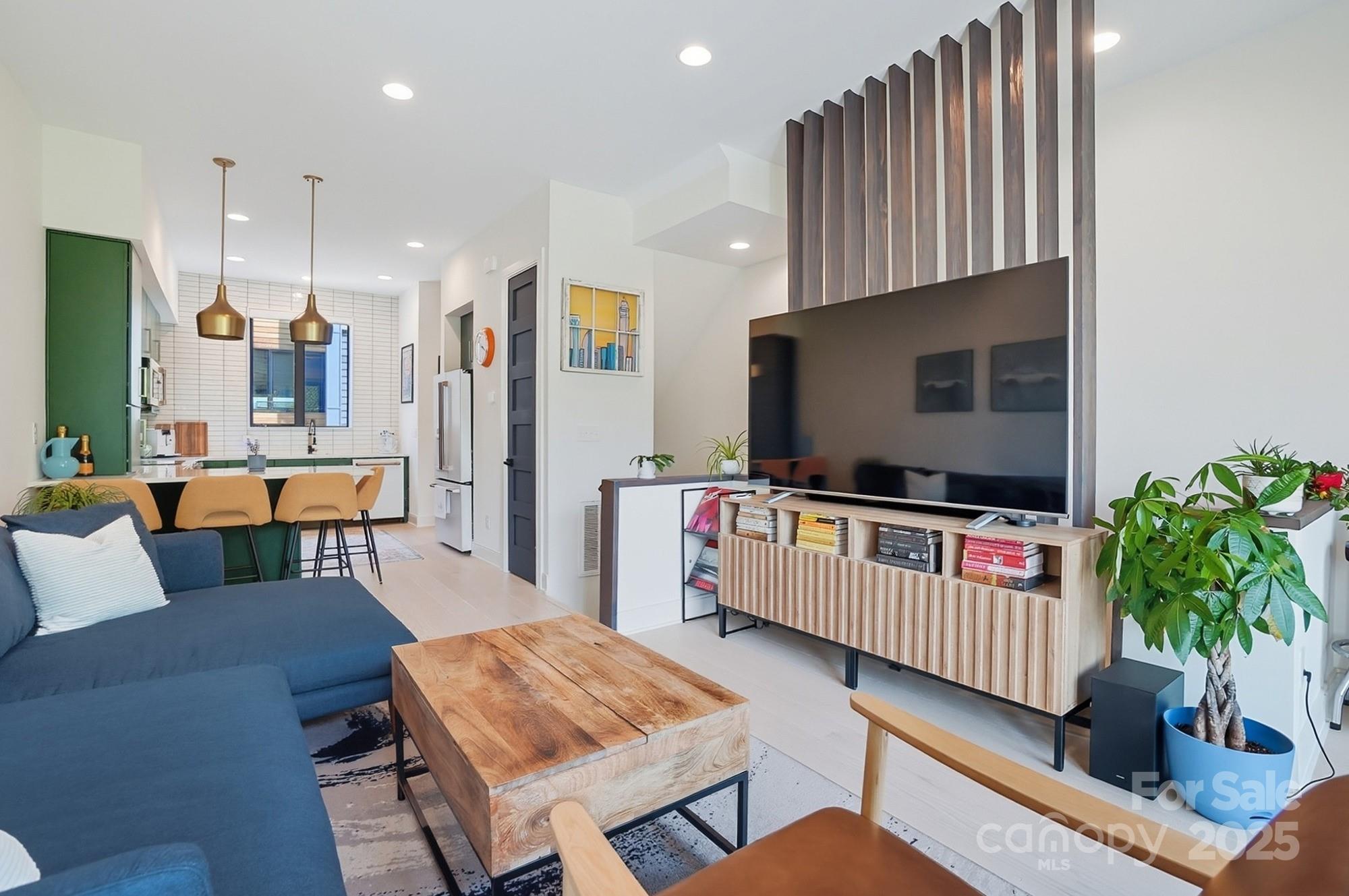 Charlotte, North Carolina, 28205, United States, 2 Bedrooms Bedrooms, ,3 BathroomsBathrooms,Residential,For Sale,1956240