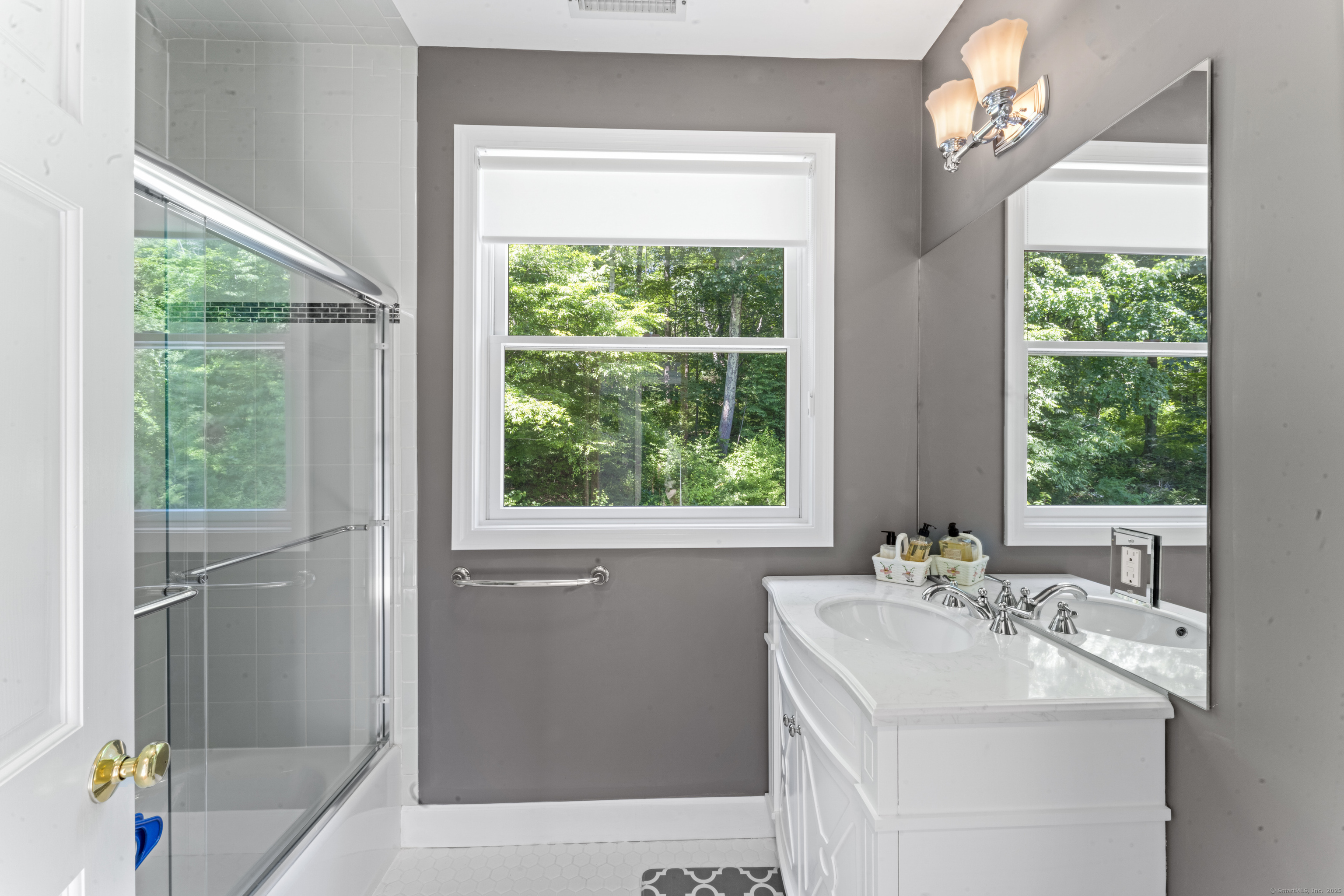 Kent, Connecticut, 06757, United States, 4 Bedrooms Bedrooms, ,5 BathroomsBathrooms,Residential,For Sale,1875282