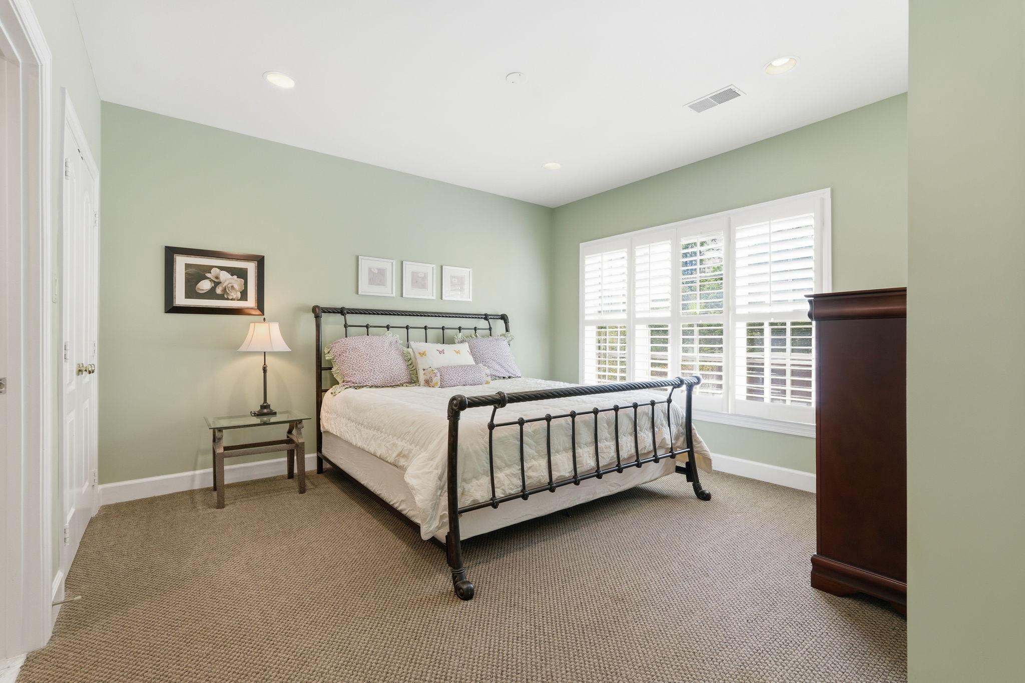  7818 Crownhurst Court, Mclean, VA, 22102 - 物件實景