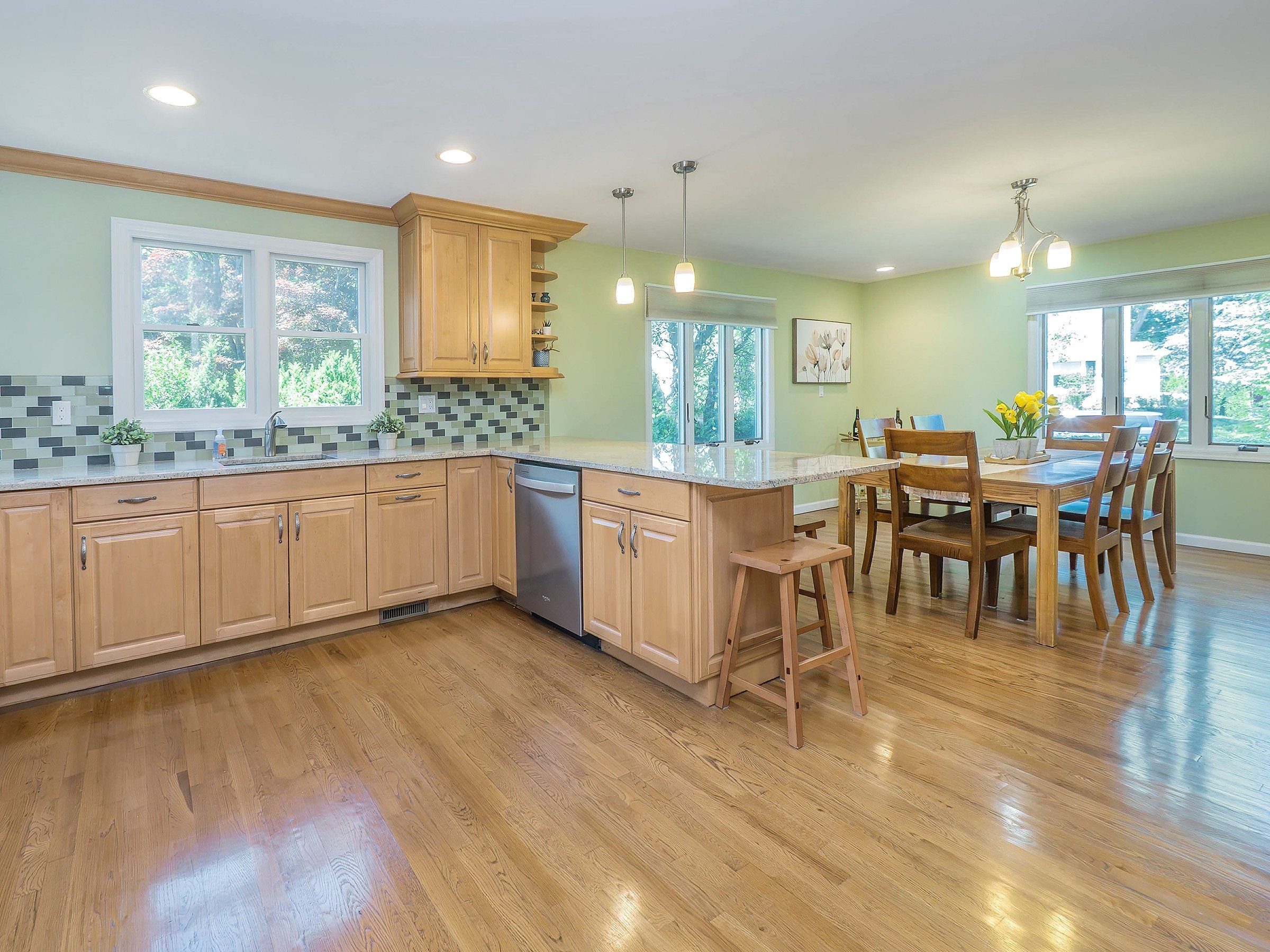  22 Andover Road, Port Washington, NY, 11050 - 物件實景