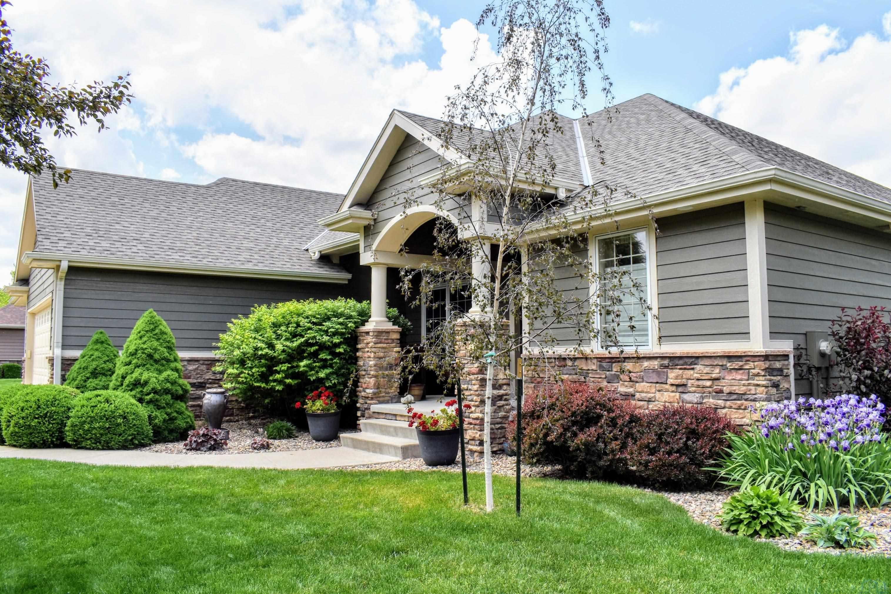 Dakota Dunes, South Dakota, 57049, United States, 4 Bedrooms Bedrooms, ,3 BathroomsBathrooms,Residential,For Sale,2048659