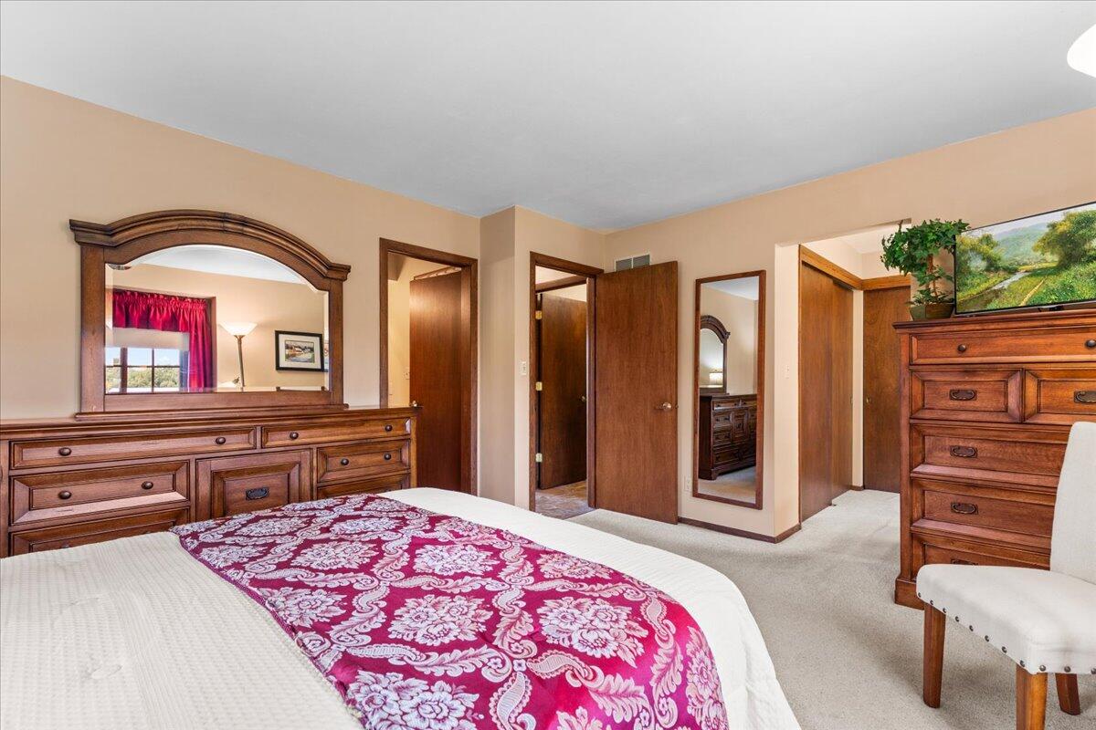 West Bend, Wisconsin, 53095, United States, 3 Bedrooms Bedrooms, ,2 BathroomsBathrooms,Residential,For Sale,1917208